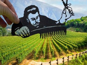 Cara Unik Seniman Padukan Karya Seninya dengan Hal di Sekitar