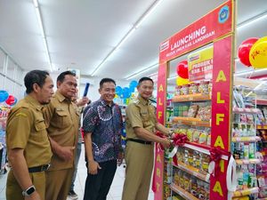 Produk UMKM Lamongan Resmi Masuk Toko Modern, Begini Harapan Bupati Produk UMKM Lamongan Resmi Masuk Toko Modern, Begini Harapan Bupati
