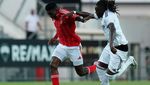 Calvin Bassey, Bek Fulham dan Gaya Celana Kedodorannya