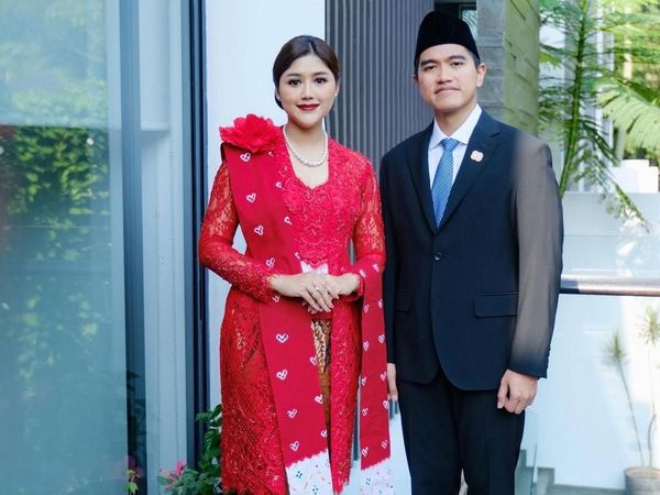 Adu Gaya 2 Menantu Jokowi di Upacara 17 Agustus, Siapa Paling Memesona?
