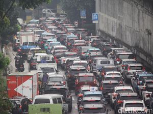 5 Fakta Macet Hari Pertama Usai Long Weekend Mengepung Jakarta 5 Fakta Macet Hari Pertama Usai Long Weekend Mengepung Jakarta