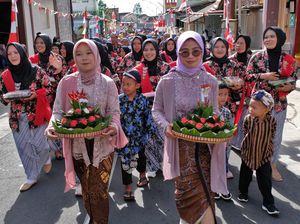 Grebeg Apem Meriahkan HUT ke-80 RI di Lereng Sindoro