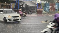 Cuaca Surabaya Hari Ini, Hujan Ringan Seluruh Kota Cuaca Surabaya Hari Ini, Hujan Ringan Seluruh Kota