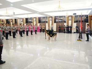 Daftar 14 Pati Polri Resmi Sandang Jabatan Baru: Irwasum-Kapolda Metro Daftar 14 Pati Polri Resmi Sandang Jabatan Baru: Irwasum-Kapolda Metro