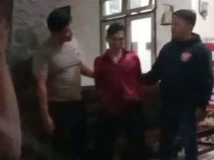 Pembakar Mobil Kades Wonokerto Trenggalek Ditangkap Pembakar Mobil Kades Wonokerto Trenggalek Ditangkap