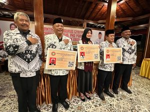 Walkot Kediri Jadi Ibunda Guru, Ajak PGRI Kolaborasi Majukan Pendidikan Walkot Kediri Jadi Ibunda Guru, Ajak PGRI Kolaborasi Majukan Pendidikan