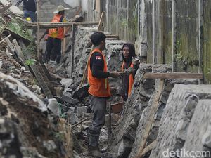 Potret Pekerja Informal di Tengah Turunnya Angka Pengangguran Potret Pekerja Informal di Tengah Turunnya Angka Pengangguran