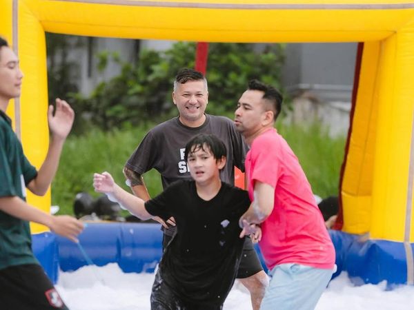 Gak Mau Kalah Lomba 17 Agustus, Raffi Ahmad ke Rafathar: Hidup di Luar Keras!