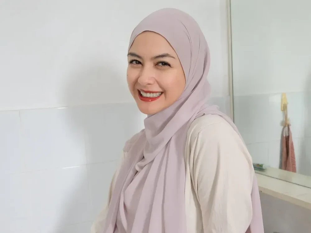 Rahasia Senyum Memukau Revalina S Temat Terbongkar