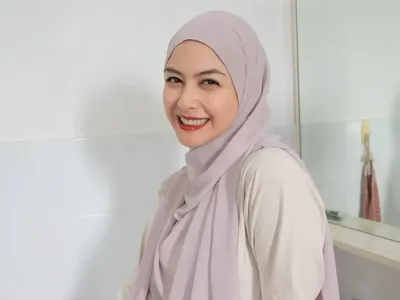 Revalina S Temat Balik Berakting Atas Restu Suami