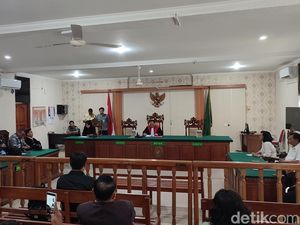 Togar Situmorang Kalah Praperadilan Lawan Polda Bali Togar Situmorang Kalah Praperadilan Lawan Polda Bali