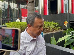 Staf Ahli Menteri PU Cuma Bilang Maaf Usai Diperiksa KPK di Kasus Mempawah Staf Ahli Menteri PU Cuma Bilang Maaf Usai Diperiksa KPK di Kasus Mempawah