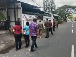 Sejumlah Bangunan di Jalur 11 Karangasem Diduga Caplok Trotoar-Batas Jalan