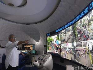 Farhan Jamin Kemacetan Terkendali Saat Kirab Budaya HUT Jabar Farhan Jamin Kemacetan Terkendali Saat Kirab Budaya HUT Jabar