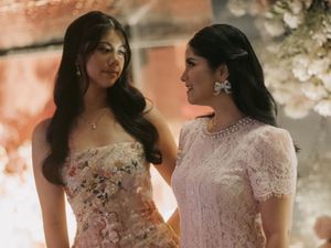 7 Foto Pesta Ultah Almira Yudhoyono ke-17, Cantik dengan Dekorasi Pink 7 Foto Pesta Ultah Almira Yudhoyono ke-17, Cantik dengan Dekorasi Pink