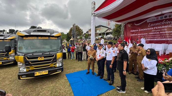 Solusi Macet ke Trawas Akhirnya Ada Gus Barra Resmikan Angkutan Feeder Wisata