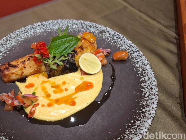 Sedap! Chef Juna Masak Rahang Tuna dan Ikan Bakar Tradisional