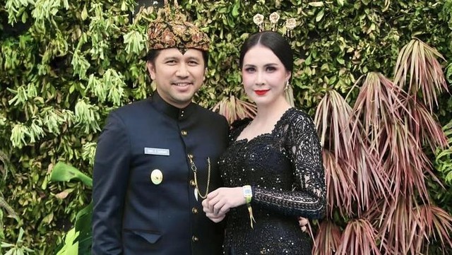 Berita Viral Selebriti dari InsertLive : Kondisi Terkini Arumi Bachsin dan Emil Dardak Usai Kantor Dibakar
