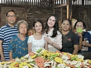 Arumi Bachsin Blusukan ke Pabrik Kerupuk hingga Pasar, Ini Momennya!