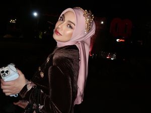Gaya Celine Evangelista Berhijab dan Berkebaya di Istana Merdeka Curi Perhatian Gaya Celine Evangelista Berhijab dan Berkebaya di Istana Merdeka Curi Perhatian
