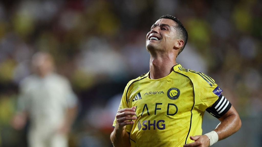 Cristiano Ronaldo di Al Nassr: 100 Gol, Masih 0 Trofi Cristiano Ronaldo di Al Nassr: 100 Gol, Masih 0 Trofi