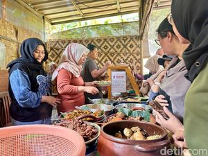Gudeg Hiddem Gem di dalam Perumahan Bogor, Sedap Beralas Daun Jati! Gudeg Hiddem Gem di dalam Perumahan Bogor, Sedap Beralas Daun Jati!