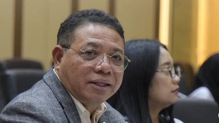 Inosentius Samsul, Dari Kampus Ternama Menuju Kursi Hakim MK?