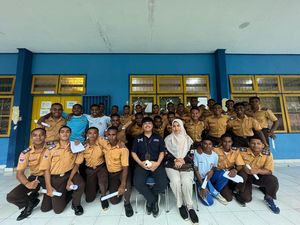 Junianto Sesa, Merajut Mimpi Anak di Indonesia Bagian Timur Lewat Bimbel Junianto Sesa, Merajut Mimpi Anak di Indonesia Bagian Timur Lewat Bimbel