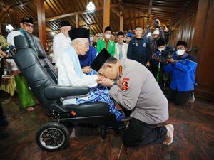 Kapolri Silaturahmi ke Ponpes Shiddiqiyyah Jombang, Perkuat Sinergi Umara dan Ulama Kapolri Silaturahmi ke Ponpes Shiddiqiyyah Jombang, Perkuat Sinergi Umara dan Ulama