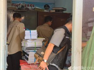 Kejari Probolinggo Obok-obok Kantor Disdikdaya, Ada 2 Kasus Dugaan Korupsi Kejari Probolinggo Obok-obok Kantor Disdikdaya, Ada 2 Kasus Dugaan Korupsi