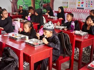 Penerima MBG di Banyuwangi Tembus 16 Ribu Pelajar Penerima MBG di Banyuwangi Tembus 16 Ribu Pelajar