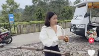 Nikita Willy Jajan Rujak Bebek, Issa Ikut Penasaran!