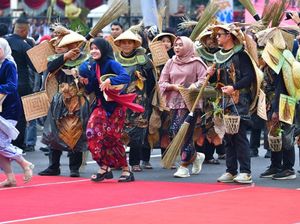 Warga Nilai Kirab Budaya Hari Jadi Ke-80 Jabar Mengandung Makna Dalam