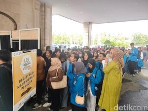 Pelajar-Mahasiswa Ramai-ramai Hadiri LPS Financial Festival di Medan