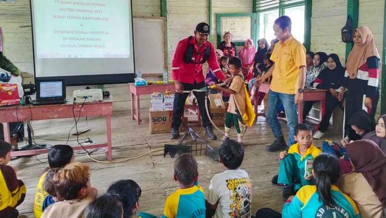 Bumi Andalas Permai Edukasi Bahaya Karhutla untuk Siswa SD di OKI