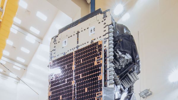 Mengintip Perakitan Nusantara Lima, Satelit Internet Terbesar di Asia
