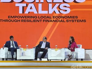 Chairul Tanjung Bicara Manfaat Literasi Finansial Bagi Anak Muda di Medan