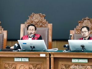 Silfester Matutina Sakit, Sidang PK Ditunda ke Pekan Depan Silfester Matutina Sakit, Sidang PK Ditunda ke Pekan Depan