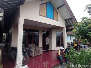 Suapan Terakhir Roni untuk Sang Anak Sebelum Tewas Mengenaskan Suapan Terakhir Roni untuk Sang Anak Sebelum Tewas Mengenaskan