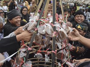 Nyuguh, Tradisi Syukur dan Tolak Bala Warga Kampung Kuta