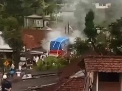 Viral Truk Sound Karnaval di Pasuruan Keluarkan Asap Tebal