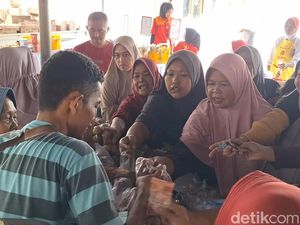 Pasar Murah Digelar di 6 Titik Mataram, Harga Beras-Tomat Jauh Lebih Murah Pasar Murah Digelar di 6 Titik Mataram, Harga Beras-Tomat Jauh Lebih Murah