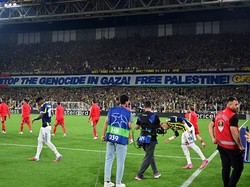Spanduk Free Palestine dari Ultras Fenerbahce Hiasi Laga Liga Champions