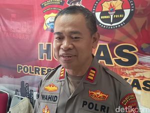 Polisi Usut Akun WA Umar Hamkan soal Hoax Surat Izin PDAM Bayar Rp 10 Ribu Polisi Usut Akun WA Umar Hamkan soal Hoax Surat Izin PDAM Bayar Rp 10 Ribu