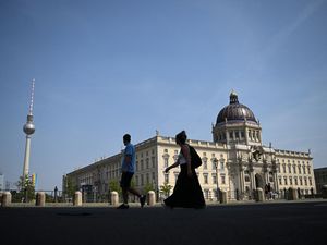 Berlin yang Mulia, Beri Voucher buat Turis yang Bantu Punguti Sampah