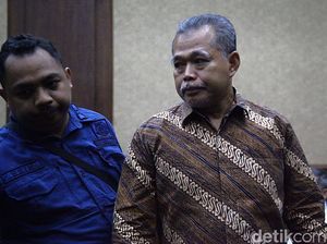 Hakim Nonaktif Djuyamto Didakwa Terima Suap Rp9,5 Miliar Kasus Migor Hakim Nonaktif Djuyamto Didakwa Terima Suap Rp9,5 Miliar Kasus Migor