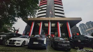 Jadi Showroom Dadakan, KPK Pamer 22 Kendaraan Terkait OTT Wamenaker Noel