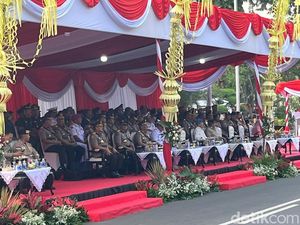 Kapolri Pimpin Upacara Hari Juang Polri di Surabaya Kapolri Pimpin Upacara Hari Juang Polri di Surabaya