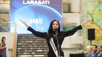Foto Kirana Larasati Finalis Miss Universe Indonesia, Memesona di Usia 38
