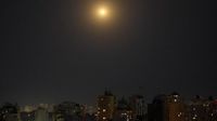 Langit Malam Kyiv Dihujani Serangan Drone Rusia